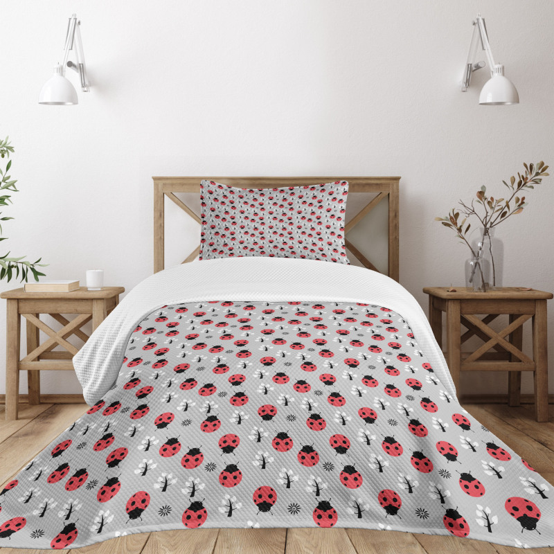 Bug Tree Flower Bedspread Set