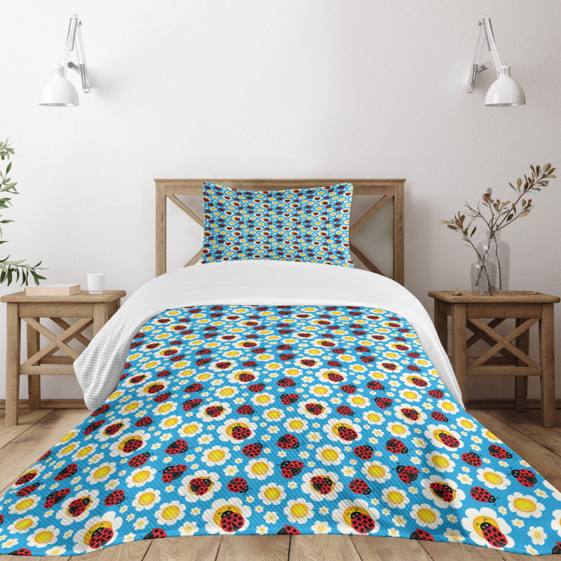Abstract Daisies Bugs Bedspread Set