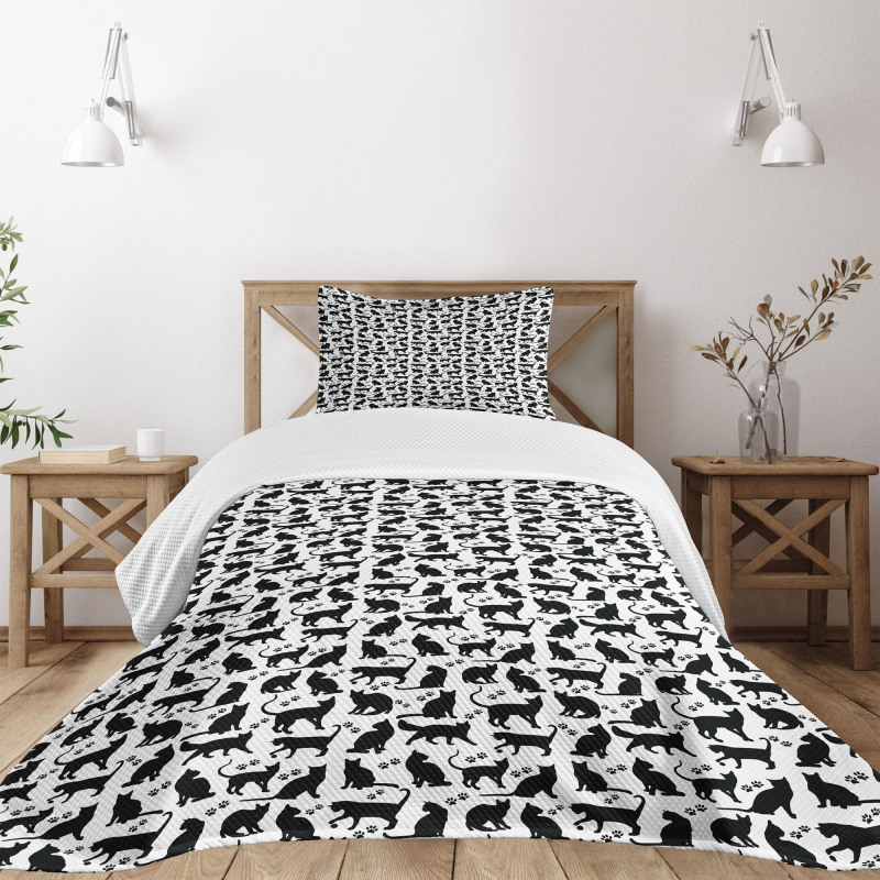 Black Silhouettes Friendly Bedspread Set