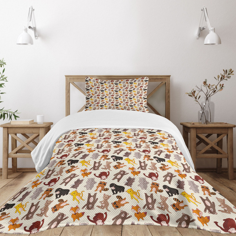 Friendly Jungle Bedspread Set