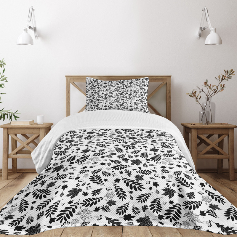 Autumn Season in Woods Bedspread Set