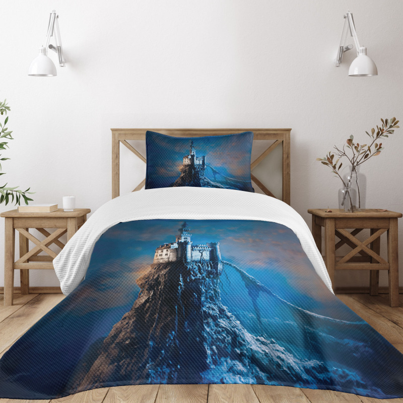 Castle Hill Top Bedspread Set