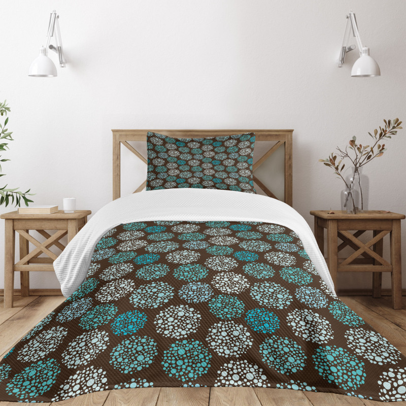 Dots and Circles Bedspread Set