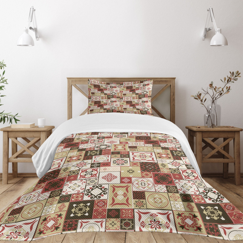 Vintage Square Pattern Bedspread Set