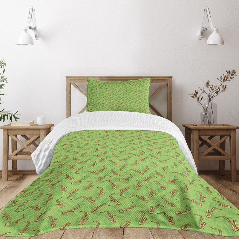 Saxophones on Green Bedspread Set