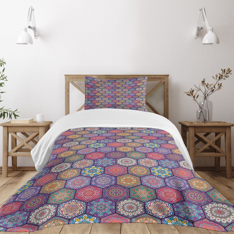 Oriental Hexagon Motif Bedspread Set