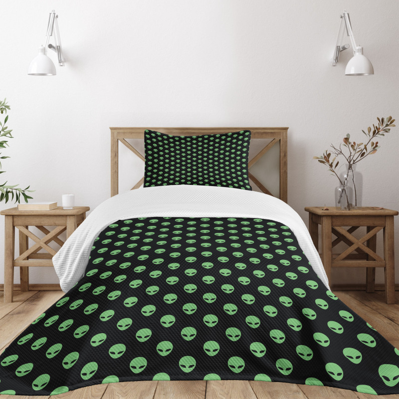 Martian Design Bedspread Set