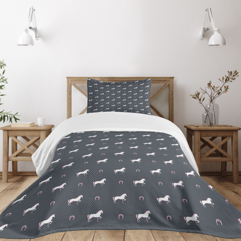 Wild Mustang Pattern Bedspread Set