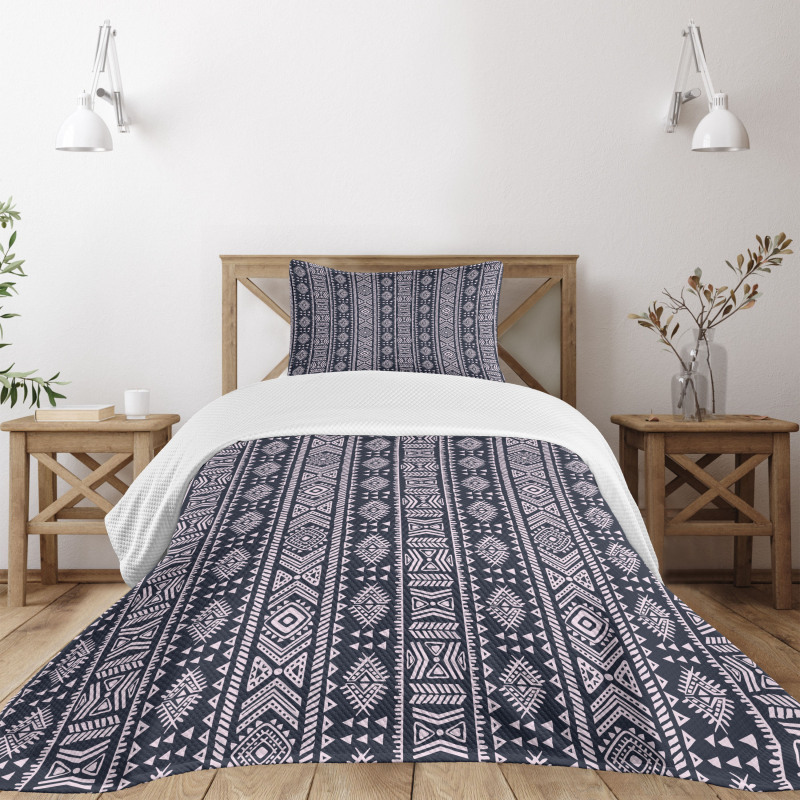 Vertical Art Borders Bedspread Set