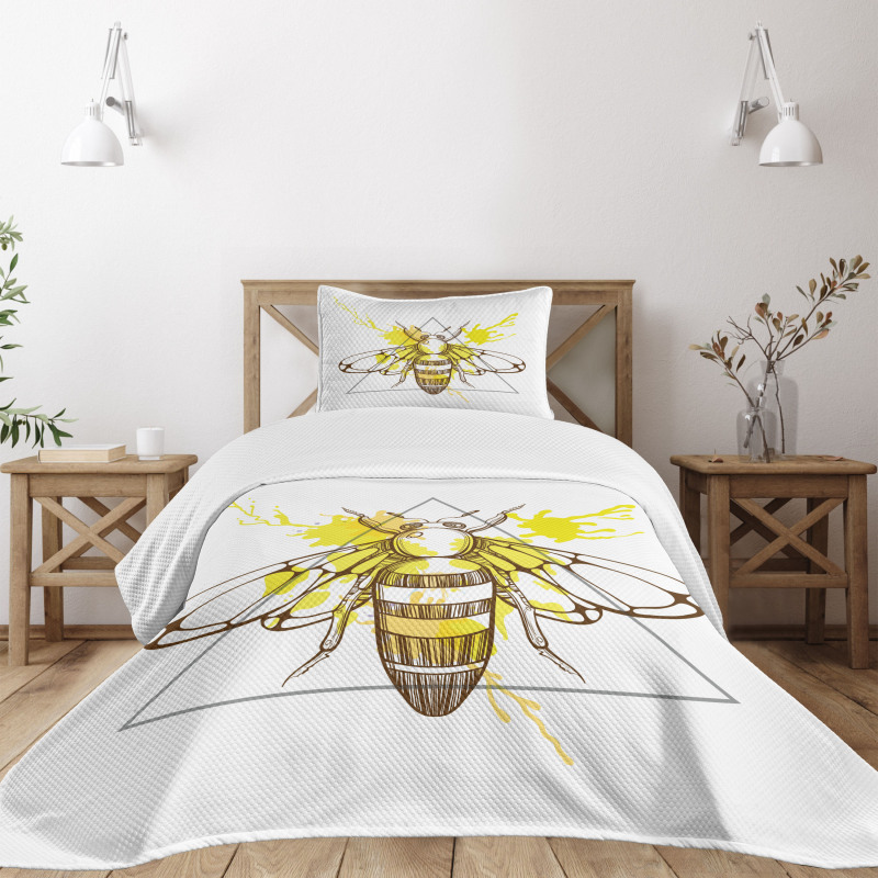 Color Splashed Bee Bedspread Set