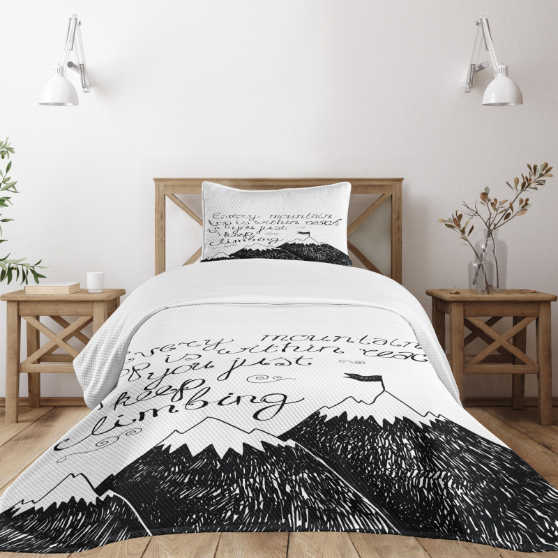 Sketchy Mountains Bedspread Set