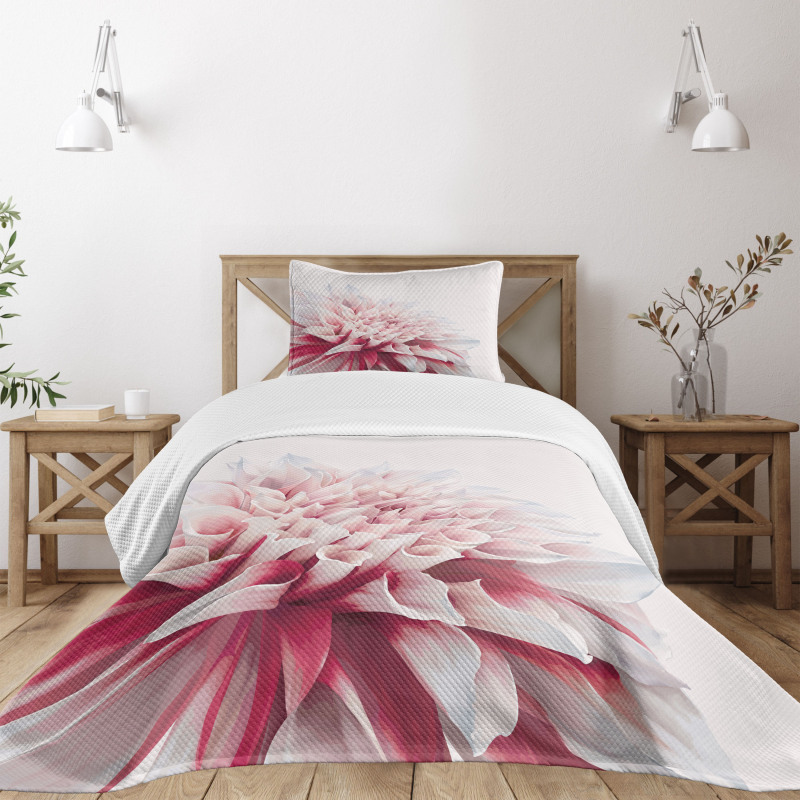 Close up Floral Blossom Bedspread Set