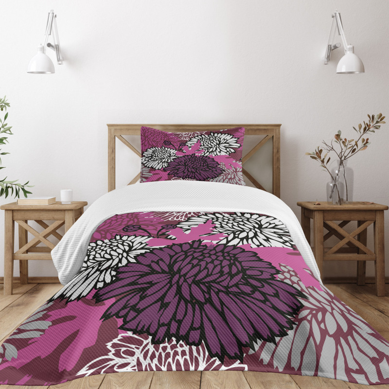 Large Floral Petals Bud Bedspread Set