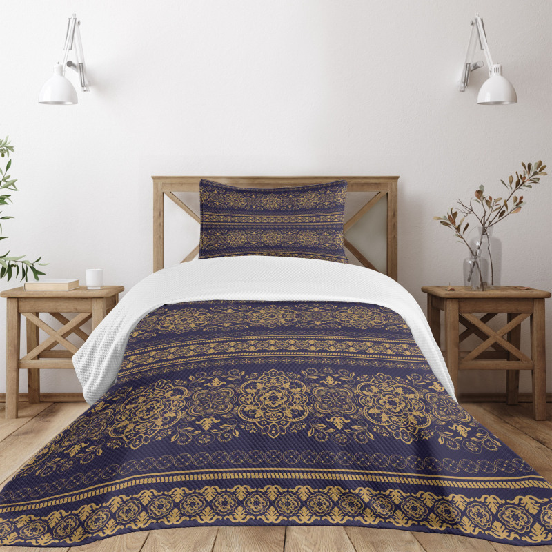 Damask Border Bedspread Set