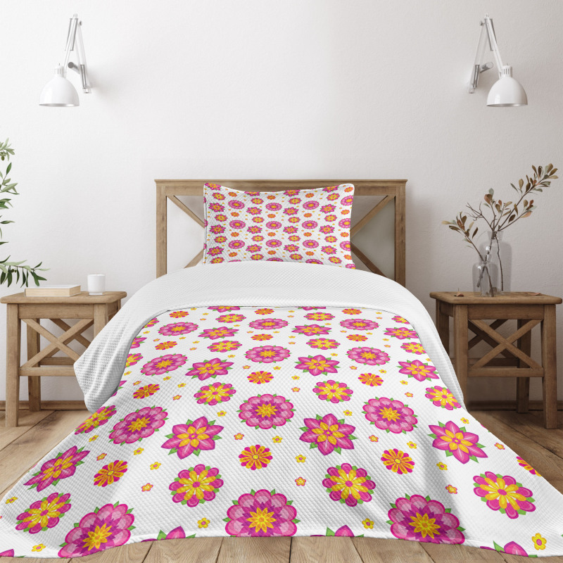 Flower Blooms Bedspread Set