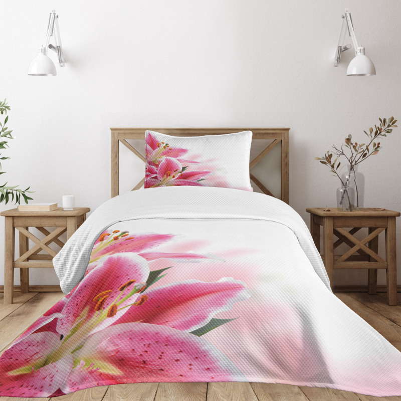 Lilies Bouquet Bedspread Set