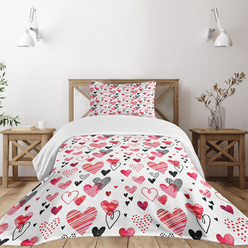 Doodle Heart Designs Bedspread Set