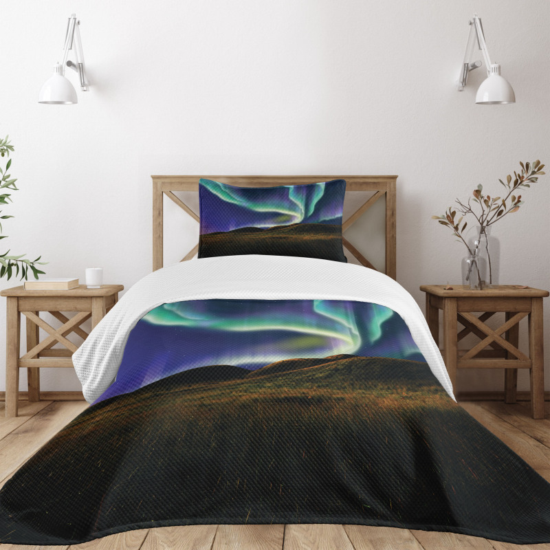 Meadows in the Night Bedspread Set