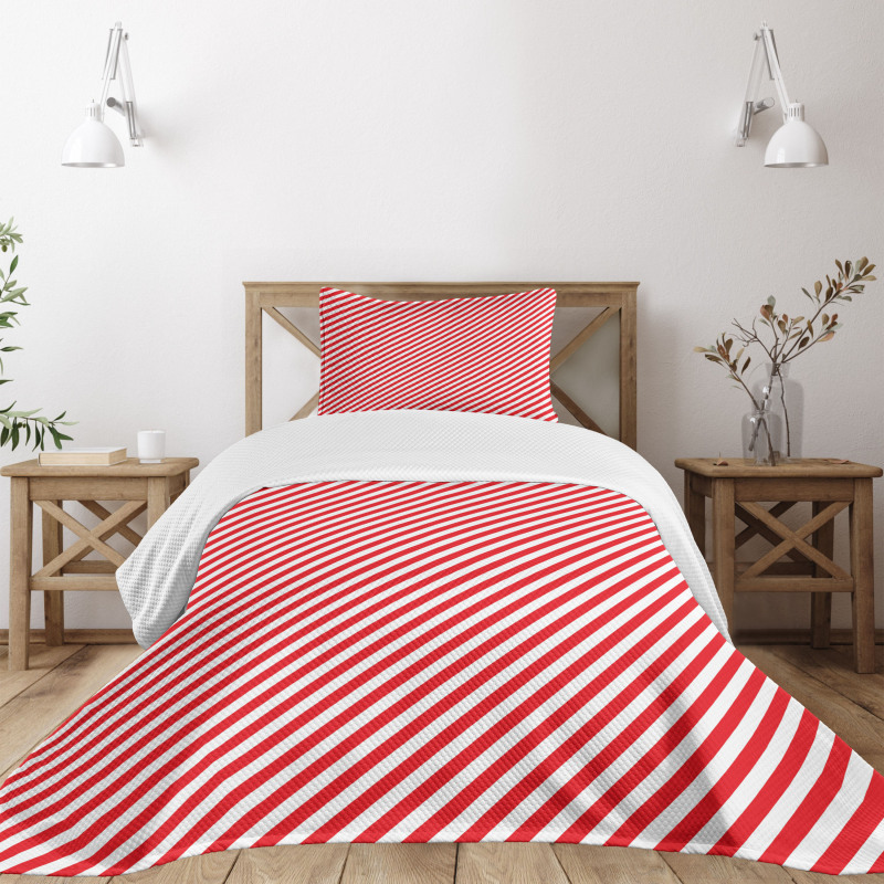 Diagonal Red Lines Bedspread Set