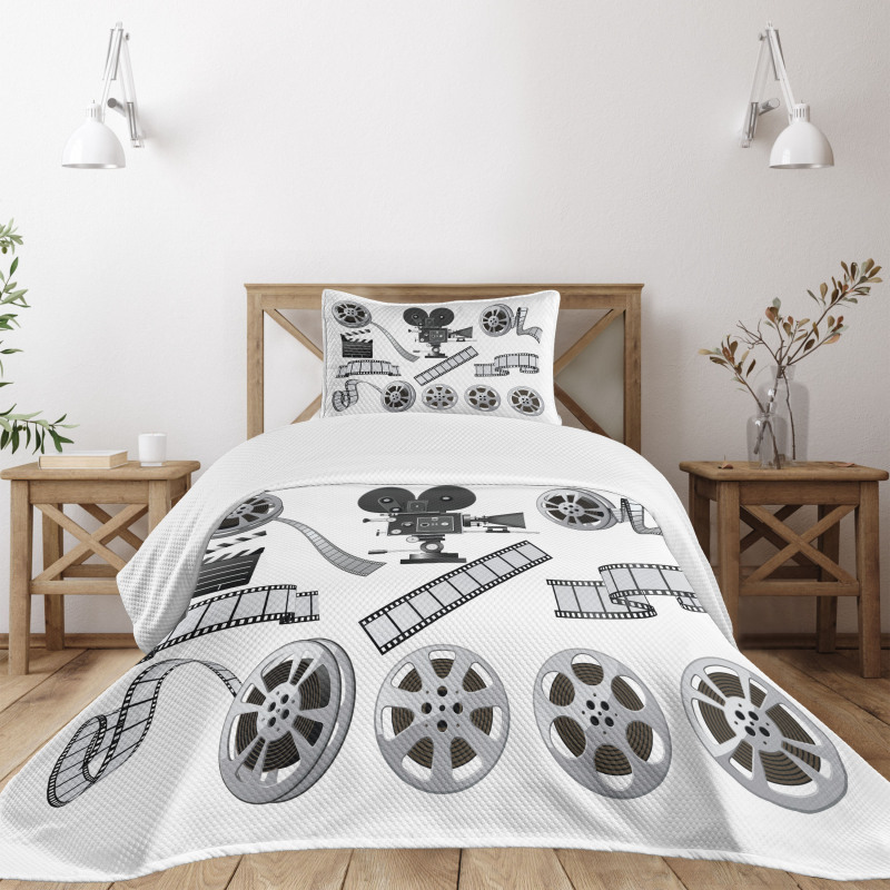 Greyscale Reel Bedspread Set