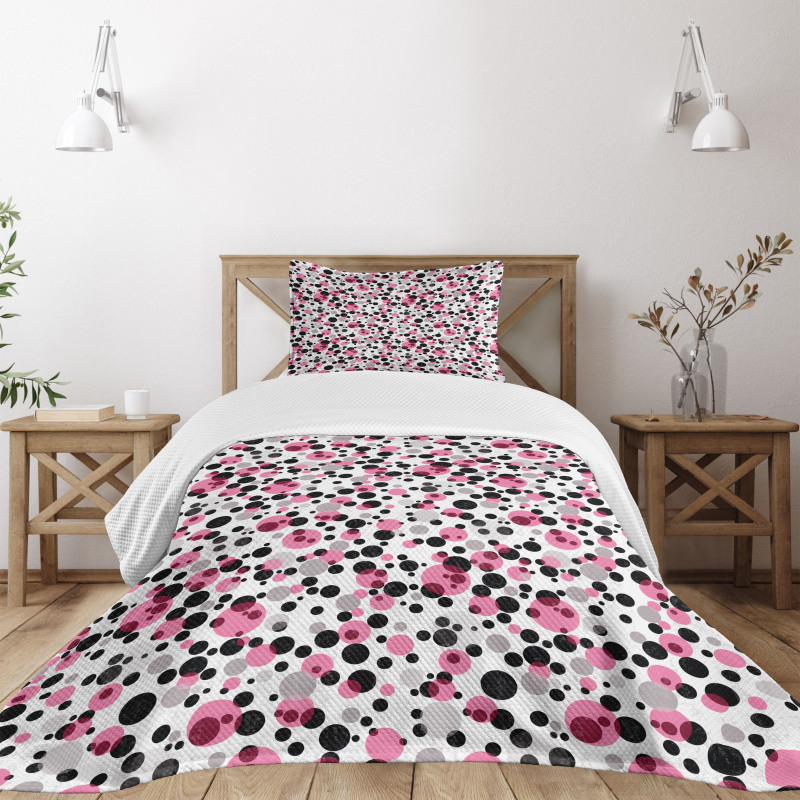 Grunge Spotty Pattern Bedspread Set