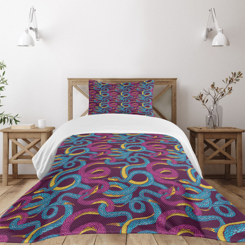 Hand Drawn Art Snakes Bedspread Set