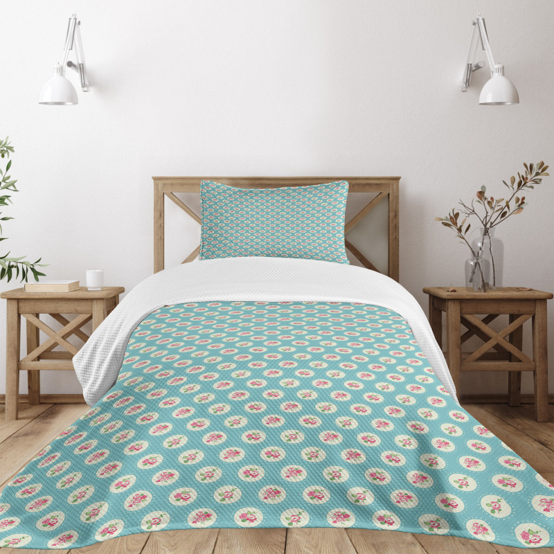 Circles and Flowers Bedspread Set