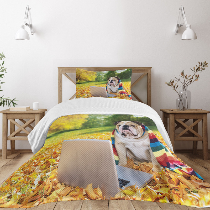 Dog in the Park Bedspread Set