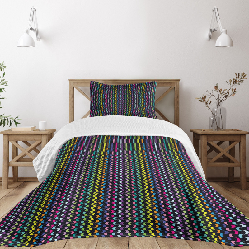 Curved Stripes Design Bedspread Set