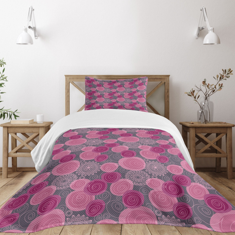 Lace Swirled Circle Bedspread Set