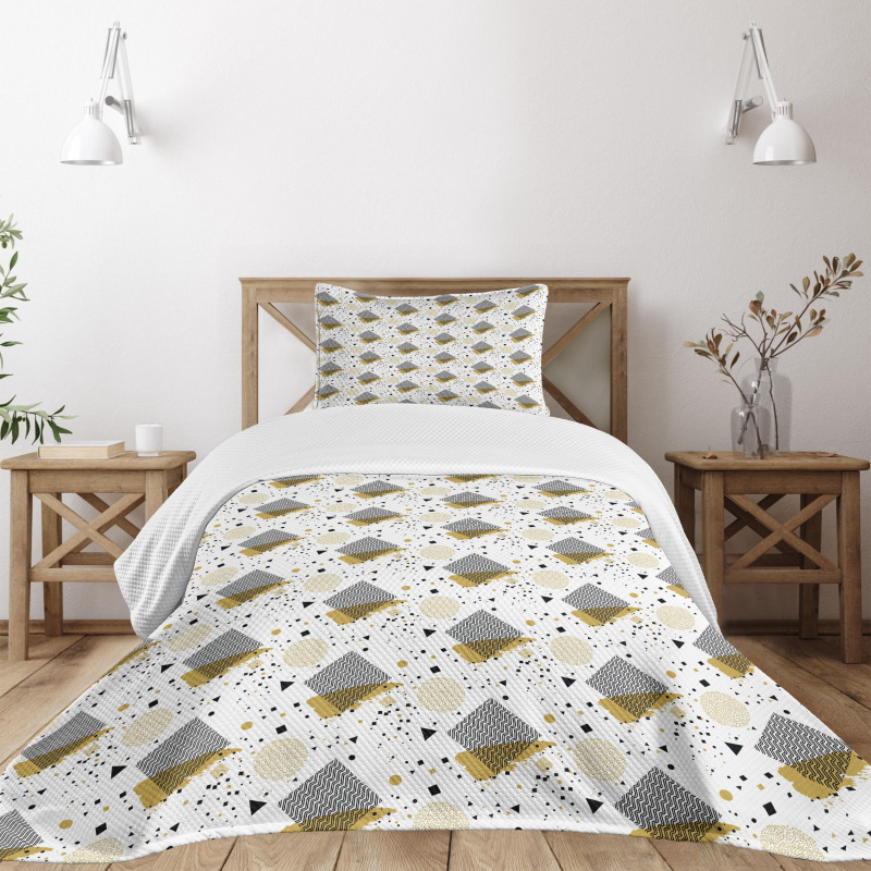 Geometric Arrangement Bedspread Set