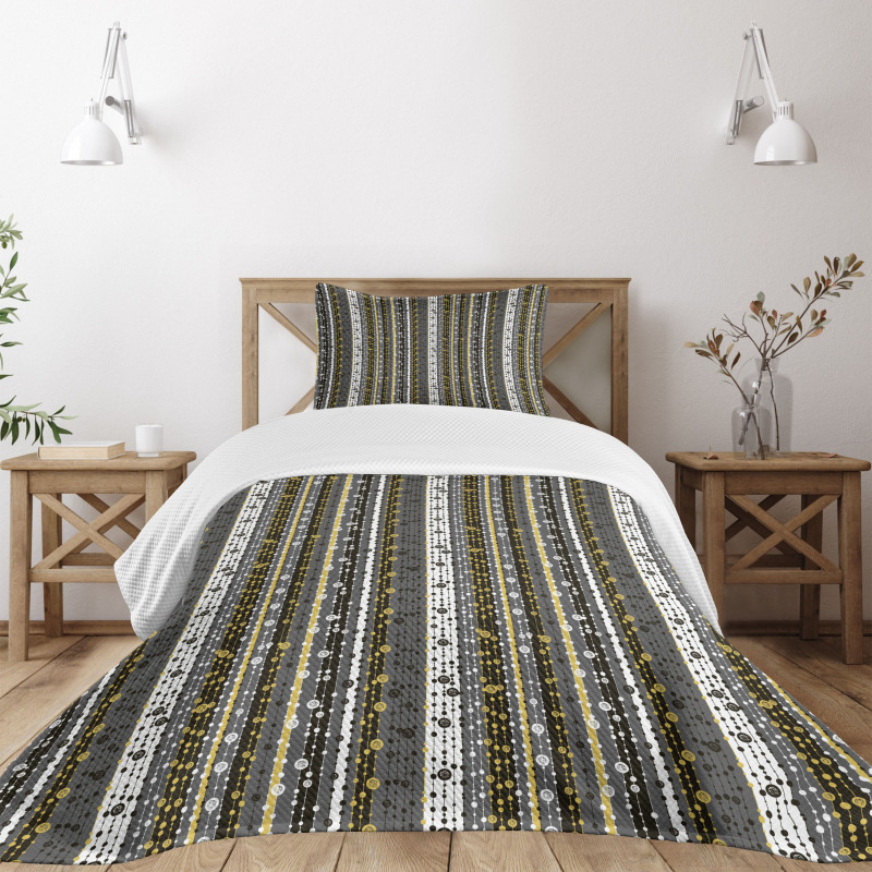 Retro Revival Line Art Bedspread Set