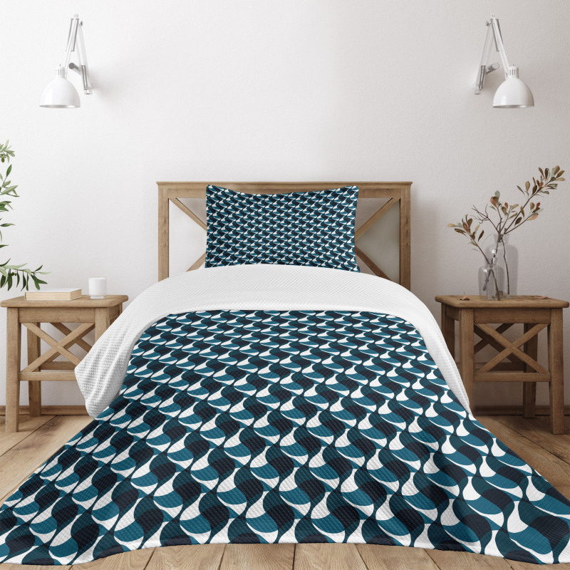 Wavy Stripes Pattern Bedspread Set