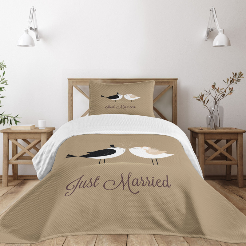 Just Married Birds Kiss Bedspread Set