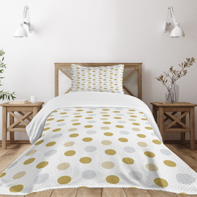 Circular Shapes Design Bedspread Set