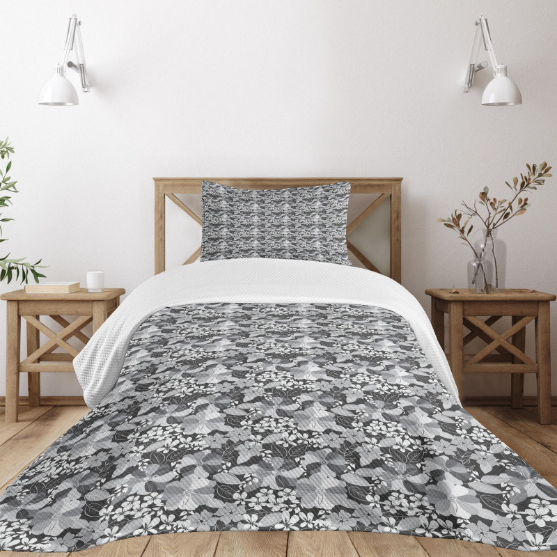 Greyscale Bloom Motifs Bedspread Set