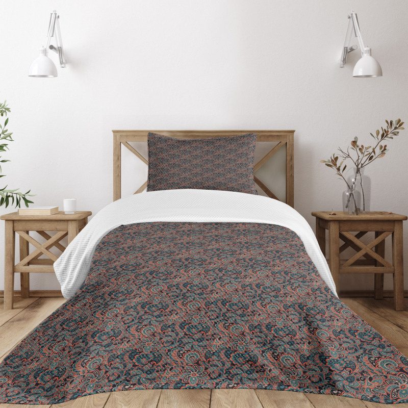 Oriental Paisley Motif Bedspread Set
