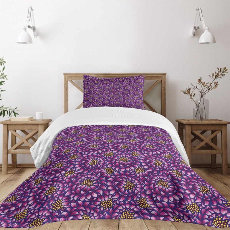 Vintage Exotic Petals Bedspread Set