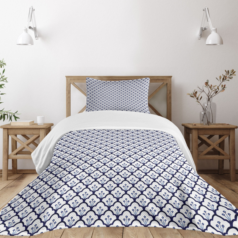 Delftware Scales Design Bedspread Set