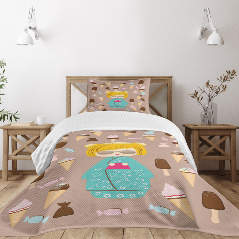 Kokeshi Doll Ice Cream Bedspread Set