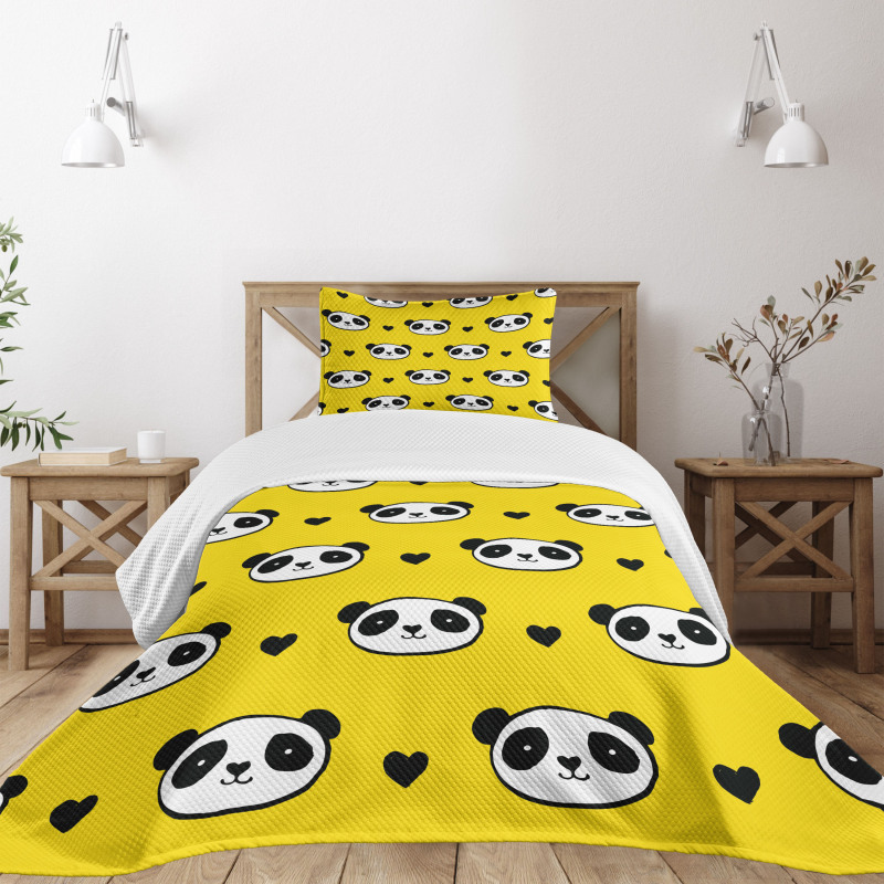 Smiling Panda Faces Bedspread Set