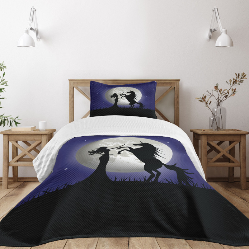 Rampant Horse and Girl Bedspread Set