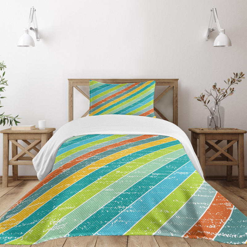 Diagonal Strips Bedspread Set