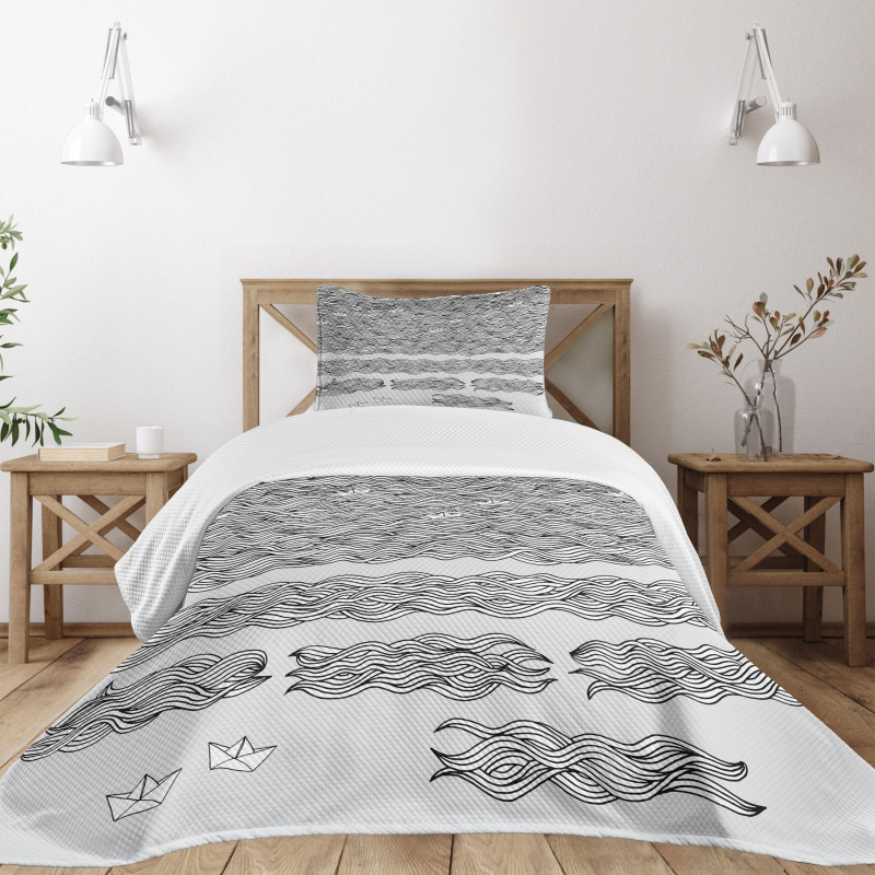 Sketchy Wavy Sea Bedspread Set