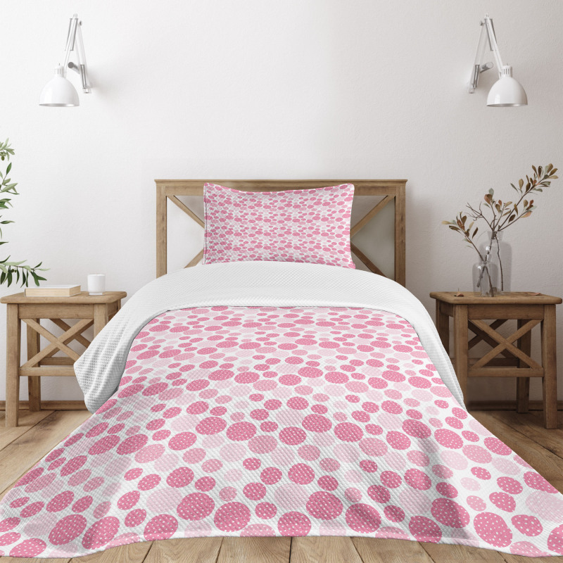 Strawberry-Like Dots Bedspread Set