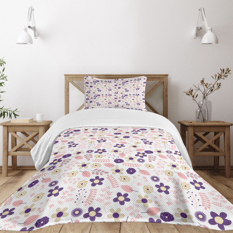 Dahlia and Chrysanthemum Bedspread Set