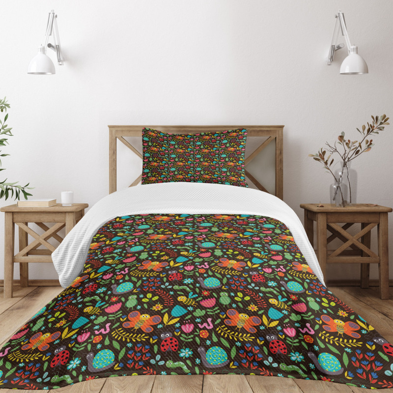 Cartoon Insects Playing Bedspread Set