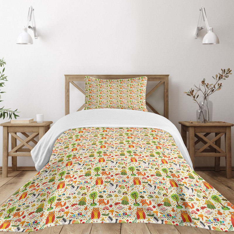 Forest Habitants and Fox Bedspread Set