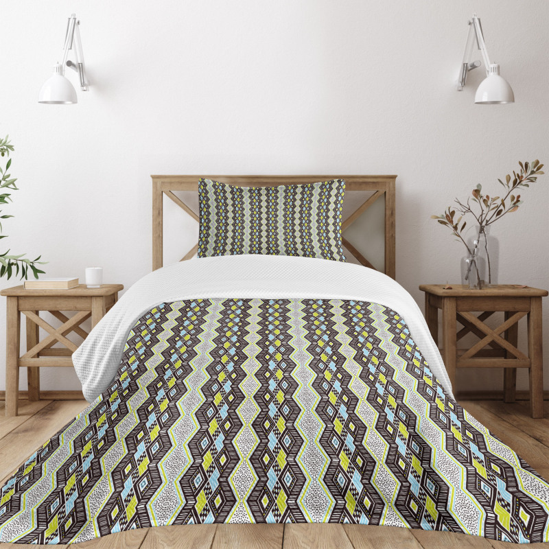 Abstract Zig Zag and Dots Bedspread Set