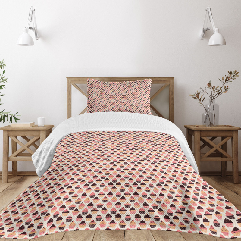 Puffy Frosted Cupcakes Bedspread Set
